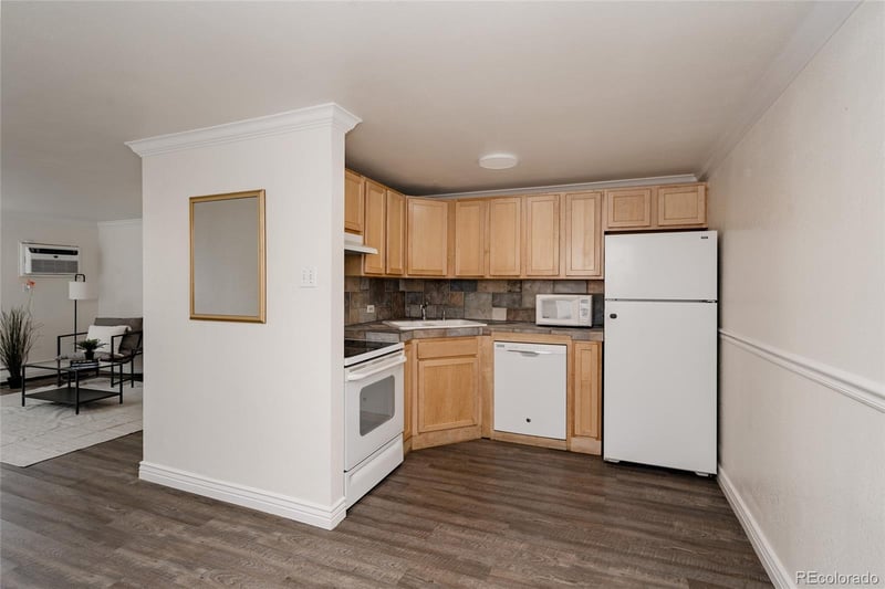 1390 N Emerson St #105, Denver, CO 80218
