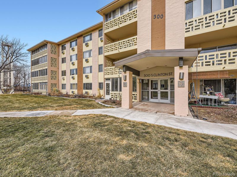 300 S Clinton St #11B, Denver, CO 80247