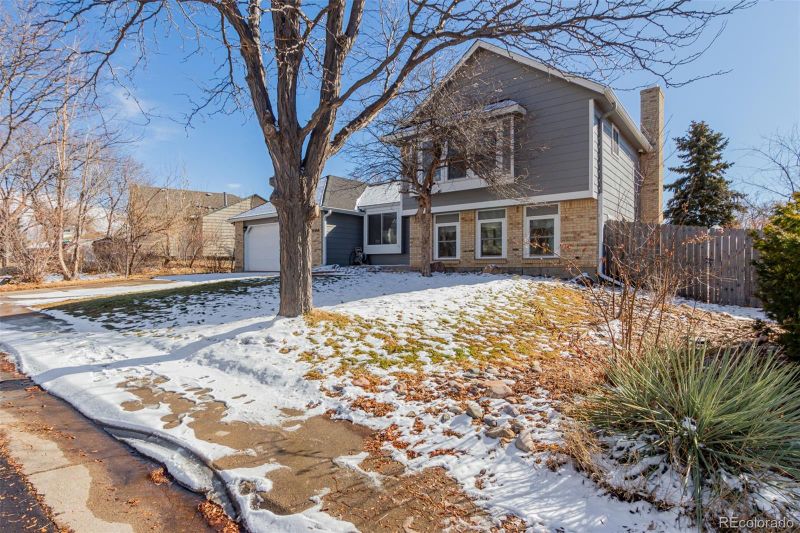 19454 E Florida Pl, Aurora, CO 80017