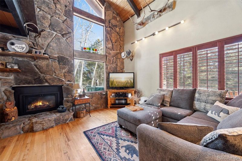 266 Lodgepole Dr, Evergreen, CO 80439