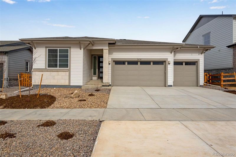 24741 E 33rd Dr, Aurora, CO 80019