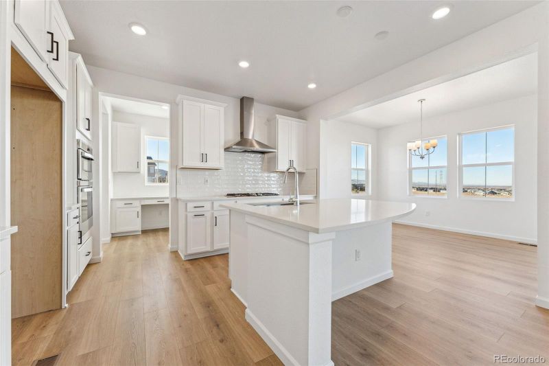 8950 Whiteclover St, Littleton, CO 80125