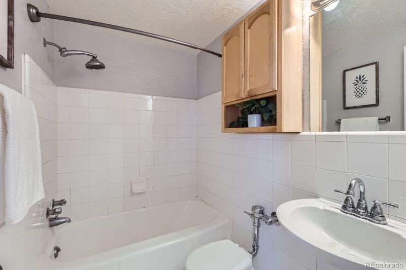 1130 N Pennsylvania St #206, Denver, CO 80203