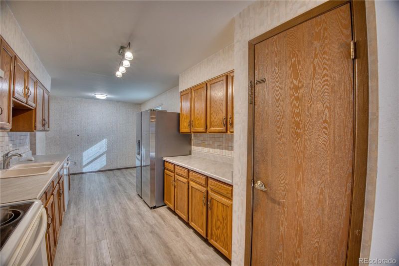 11946 E Maple Ave, Aurora, CO 80012