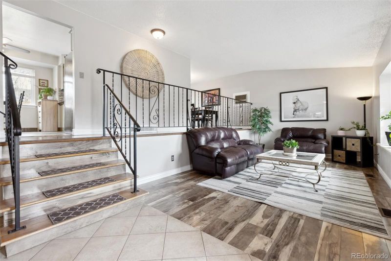 8005 W Calhoun Pl, Littleton, CO 80123