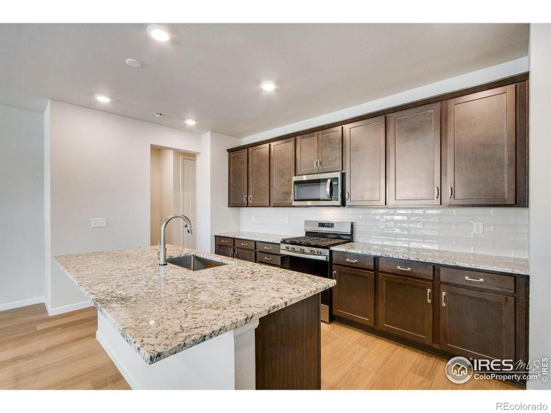 1419 Great Western Dr, Longmont, CO 80501