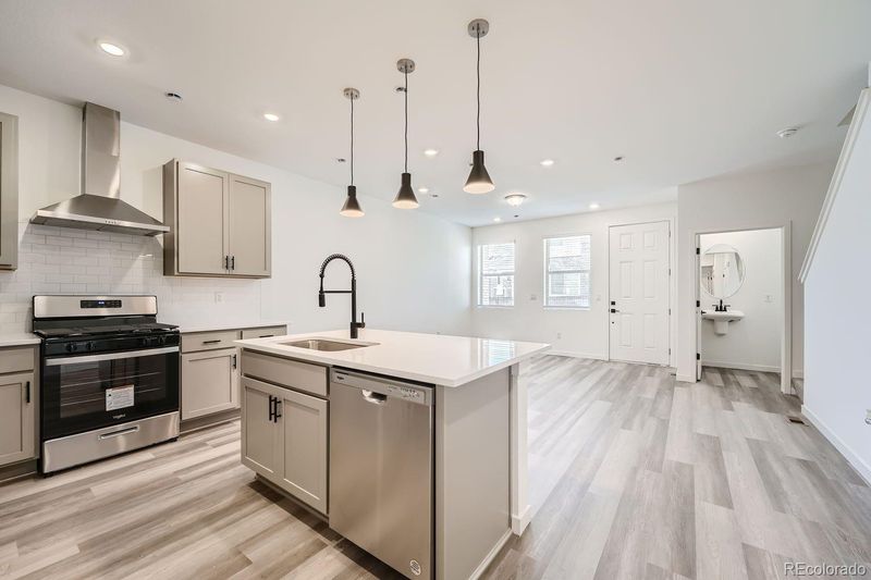 27742 E 1st Ave, Aurora, CO 80018