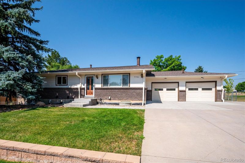 7791 S Estes St, Littleton, CO 80128