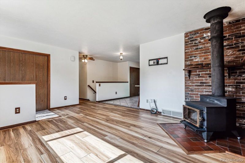 7791 S Estes St, Littleton, CO 80128
