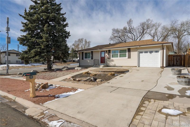 702 Kingsley Dr, Colorado Springs, CO 80909