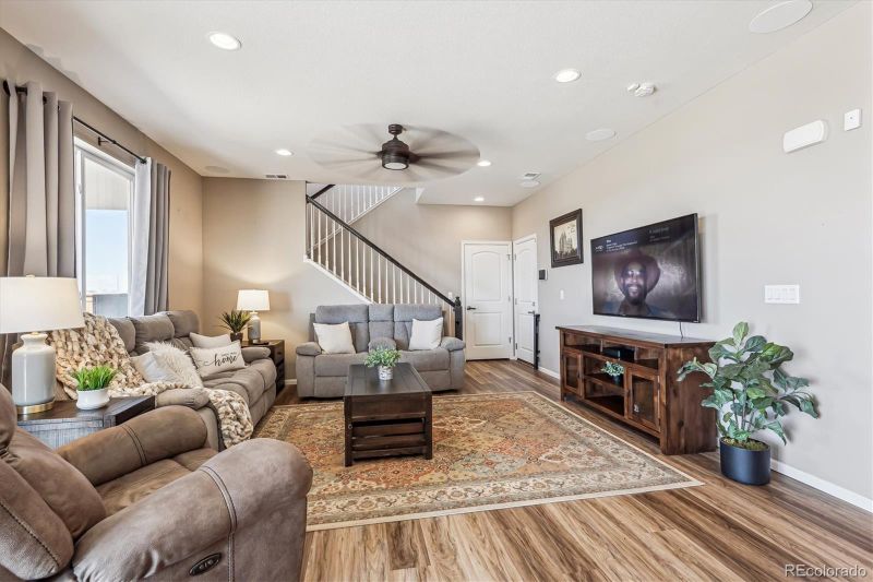 27319 E 10th Dr, Aurora, CO 80018