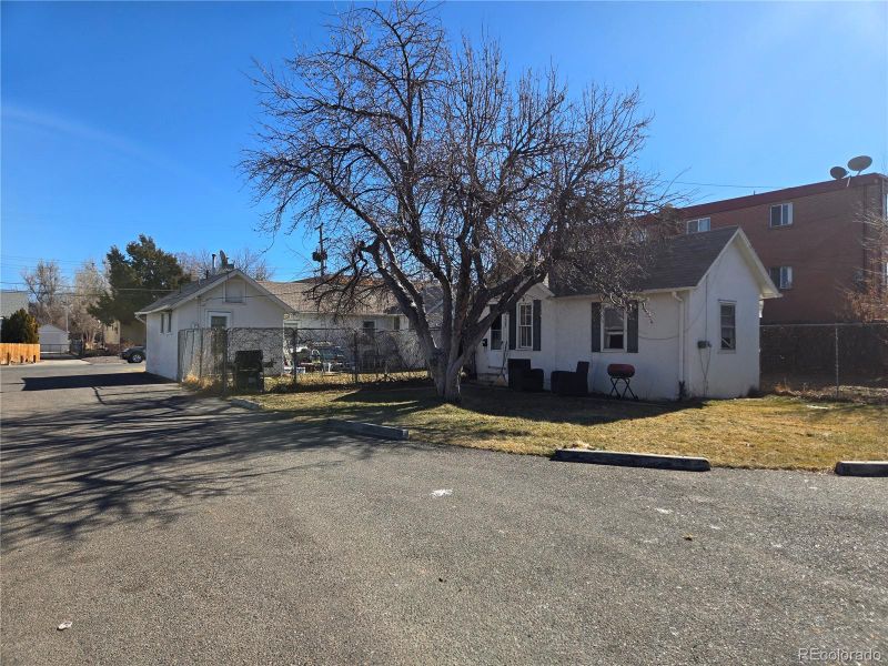 1361 Moline St, Aurora, CO 80010