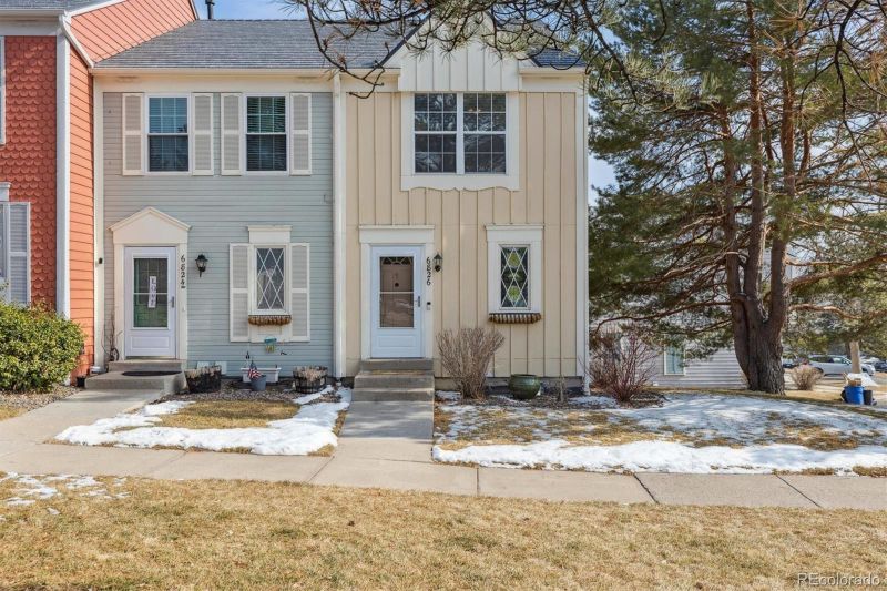 6826 S Holland Way, Littleton, CO 80128