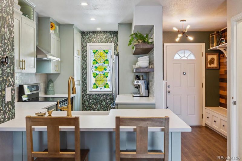 6826 S Holland Way, Littleton, CO 80128