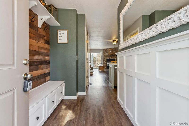 6826 S Holland Way, Littleton, CO 80128