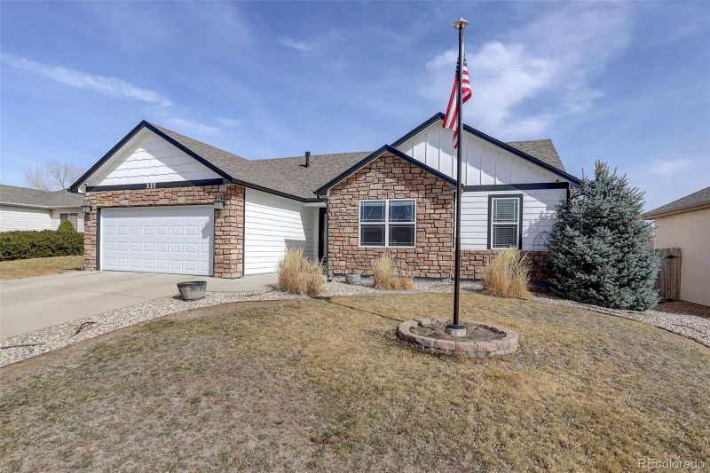 337 Hawthorne Ave, Johnstown, CO 80534