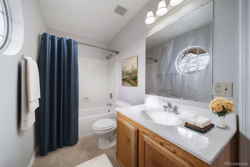 8621 E Dry Creek Rd #325, Englewood, CO 80112