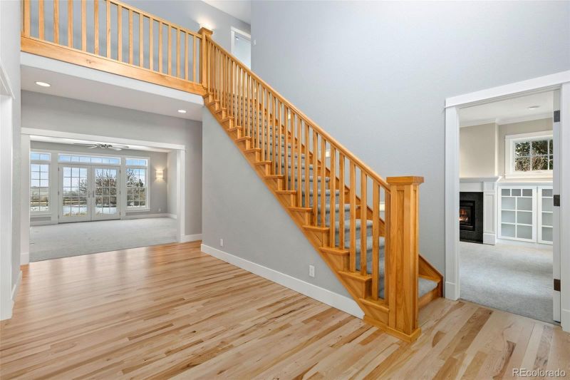 8916 Prairie Knoll Dr, Longmont, CO 80503