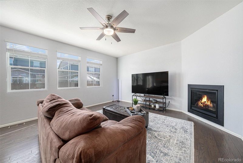 1819 Hydrangea Dr, Windsor, CO 80550