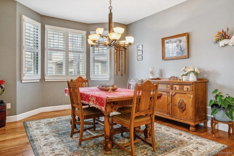 25015 E Park Crescent Dr, Aurora, CO 80016
