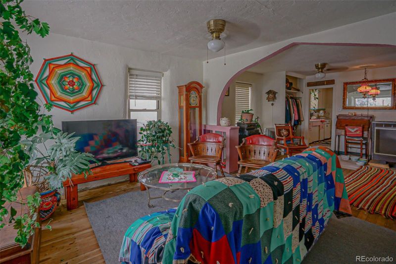 623 W 6th St, Walsenburg, CO 81089