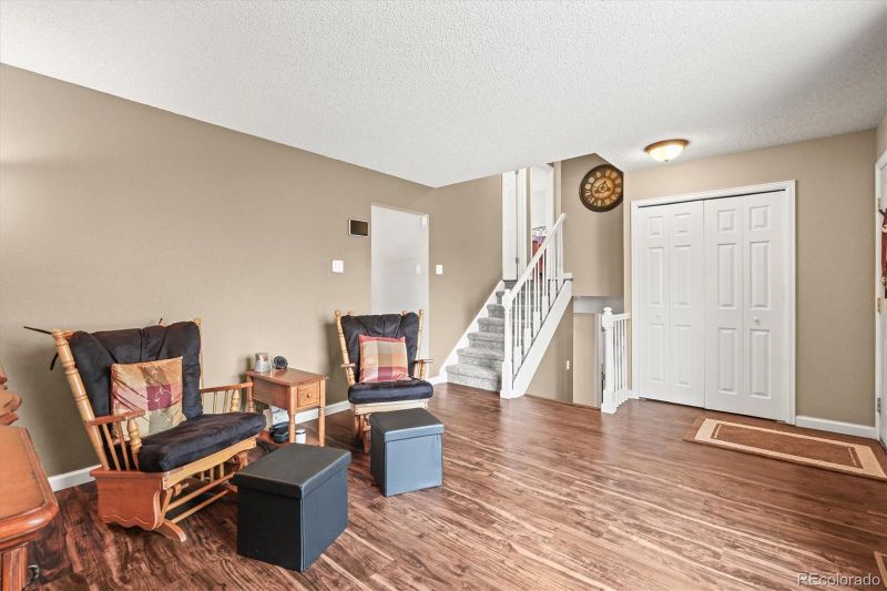 2911 S Olathe Way, Aurora, CO 80013