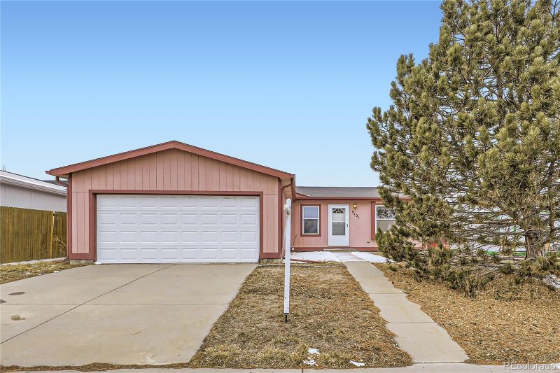 9121 Camenisch Way, Denver, CO 80260