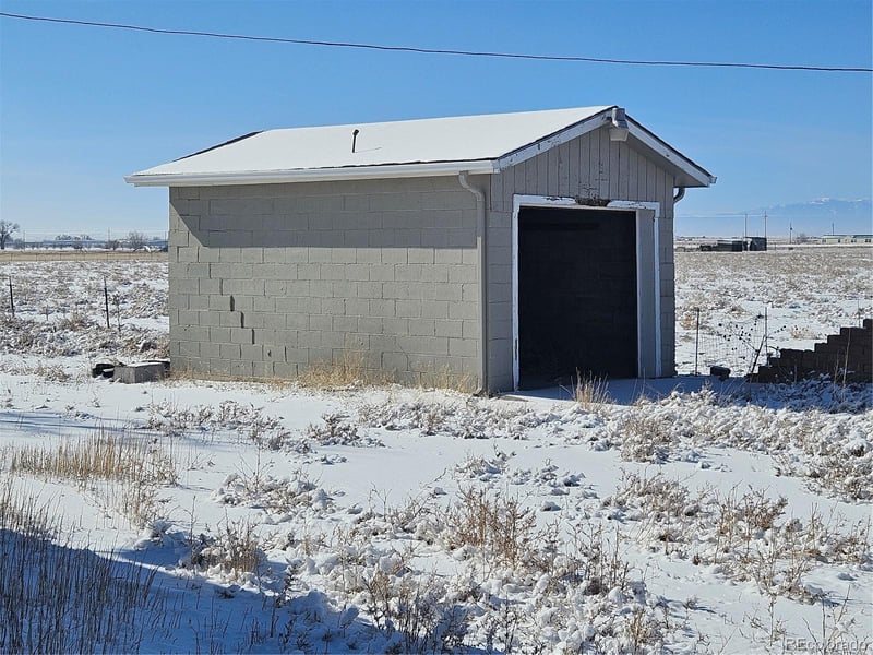 40444 Bush Rd, Avondale, CO 81022