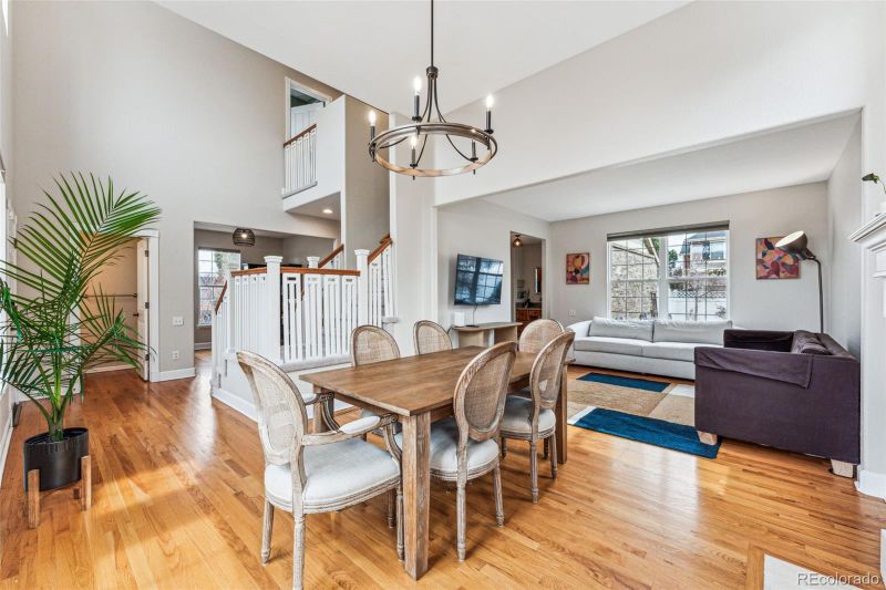 1082 Roslyn St, Denver, CO 80230