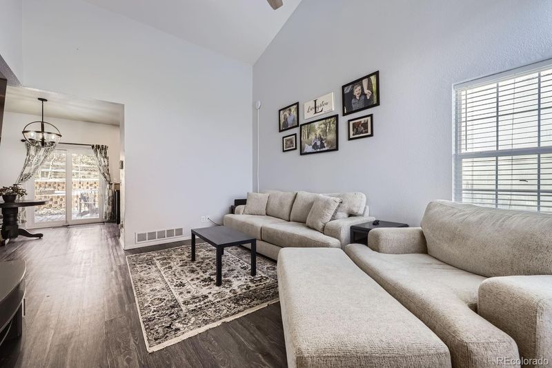 5985 S Valdai Way, Aurora, CO 80015