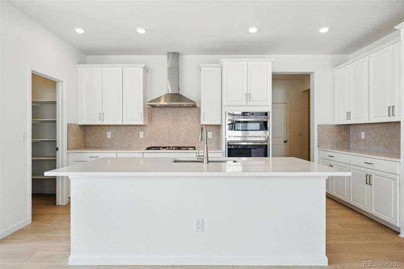 3438 N Duquesne Way, Aurora, CO 80019