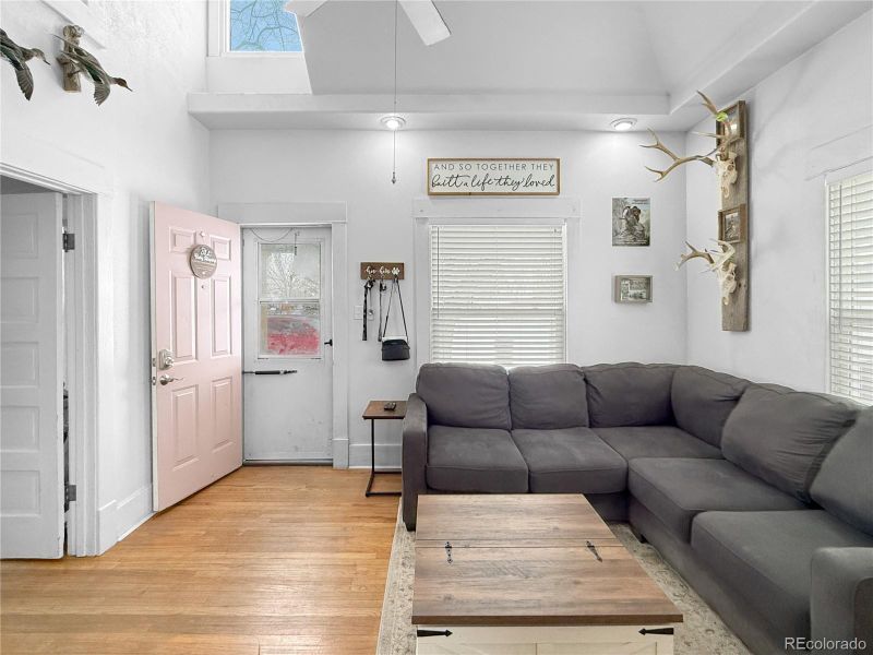 327 N 2nd Ave, Sterling, CO 80751
