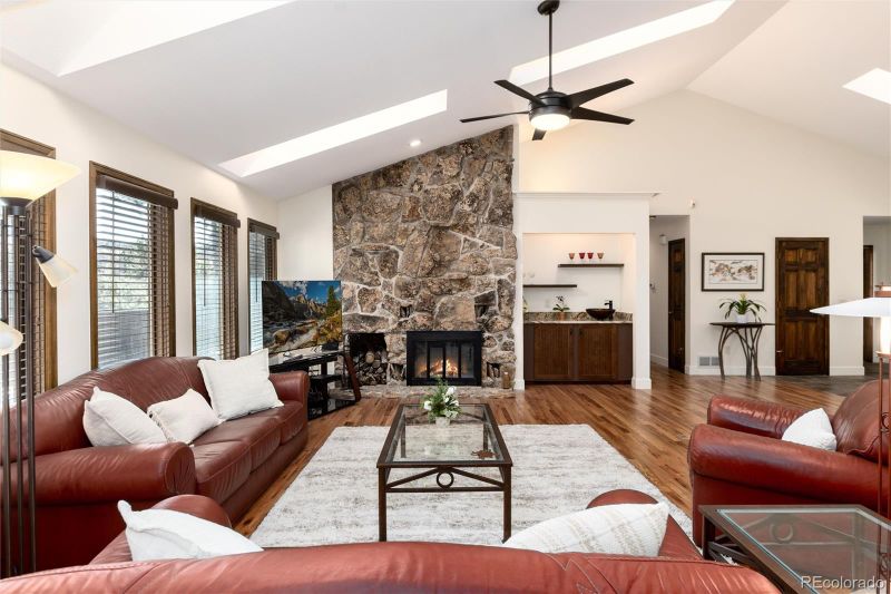 22 Mule Deer Trl, Littleton, CO 80127