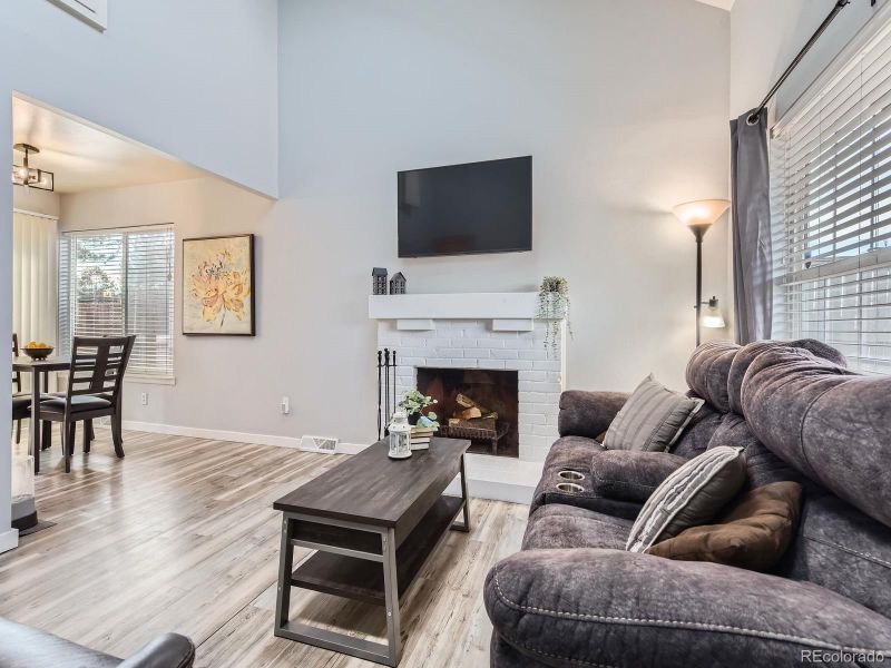 7028 S Knolls Way, Centennial, CO 80122
