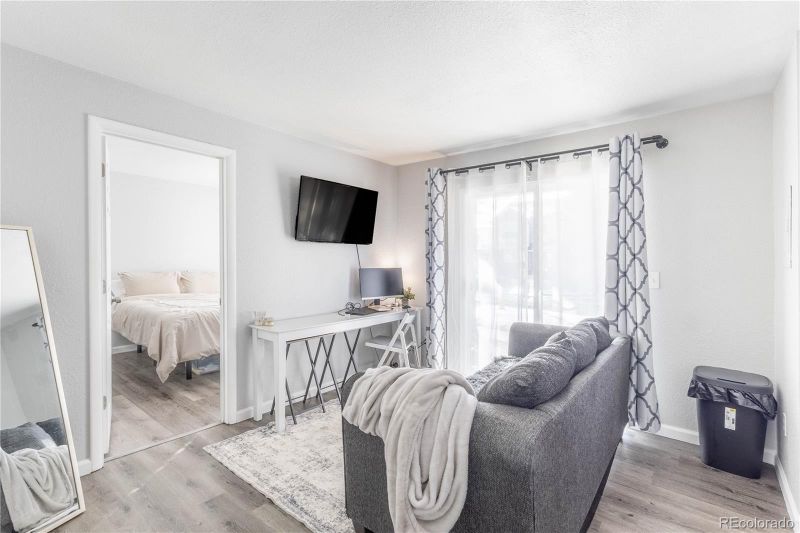1128 S Ventura Cir #B, Aurora, CO 80017