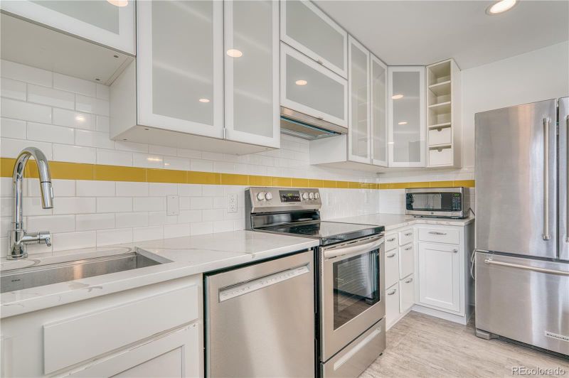 2152 Grant St, Longmont, CO 80501