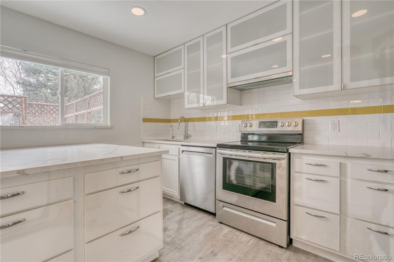 2152 Grant St, Longmont, CO 80501