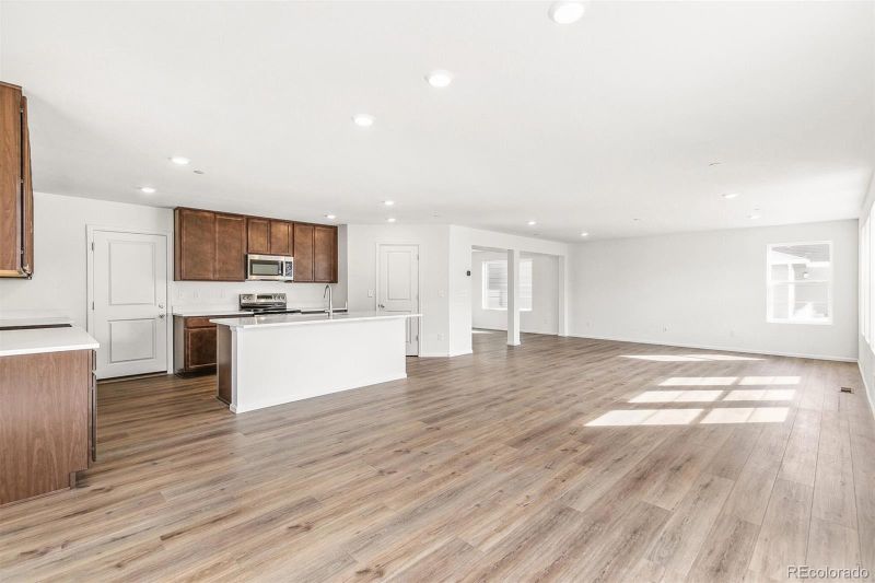 9303 Biscay St, Commerce City, CO 80022