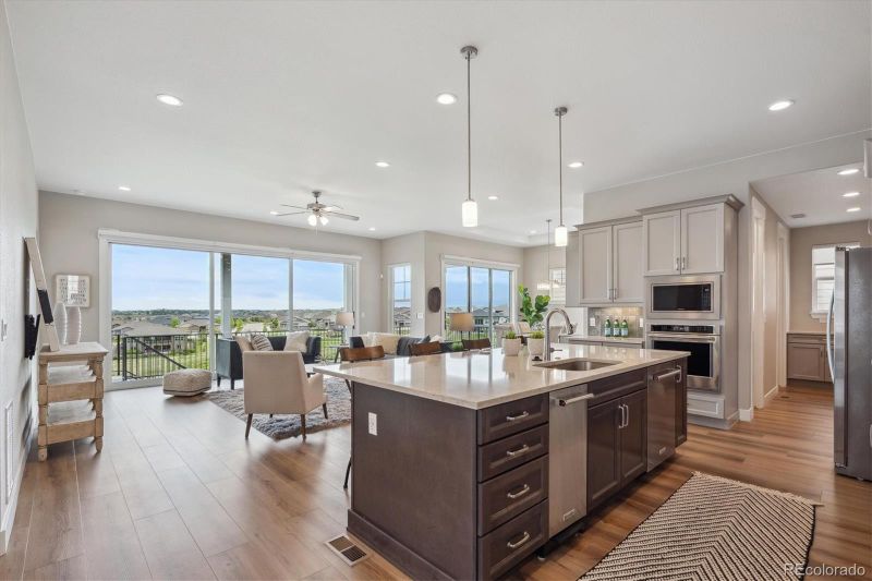 8784 S Riviera Ct, Aurora, CO 80016