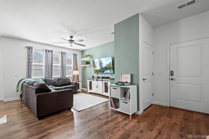4604 Copeland Cir #101, Highlands Ranch, CO 80126