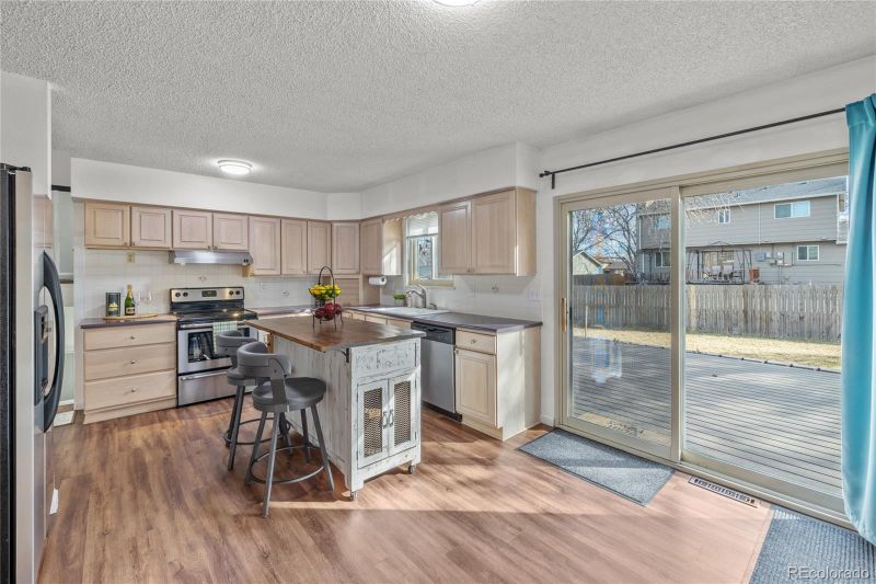 6252 W 70th Pl, Arvada, CO 80003
