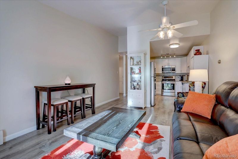 625 S Clinton St #6B, Denver, CO 80247