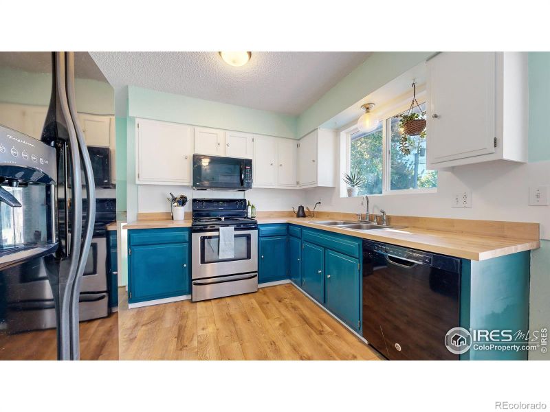 1714 W 23rd St, Loveland, CO 80538