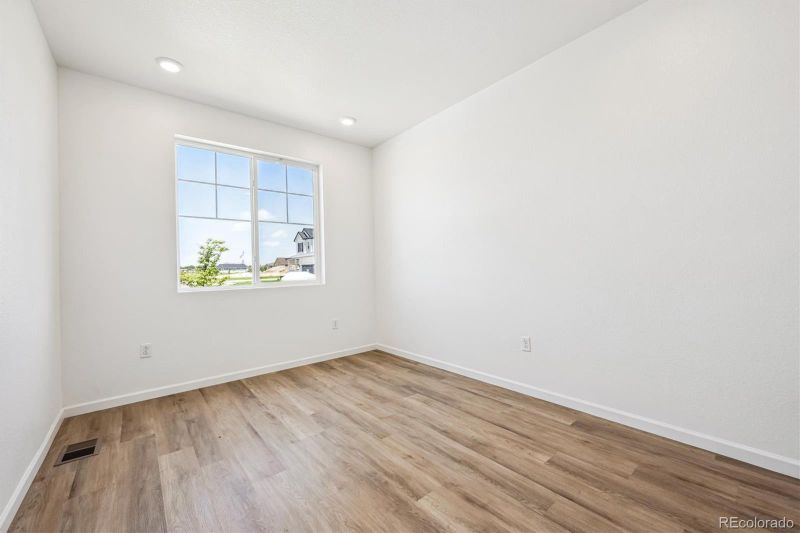 300 Smith Ave, Keenesburg, CO 80643