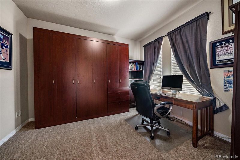 171 N Newbern Way, Aurora, CO 80018