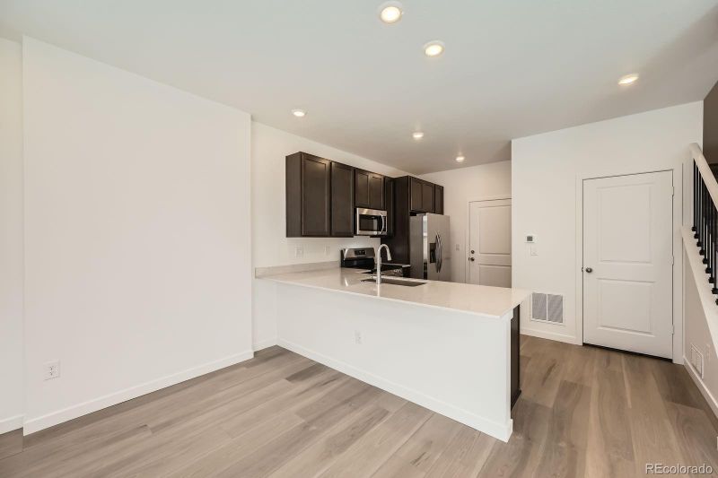 1954 S Haleyville Way, Aurora, CO 80018