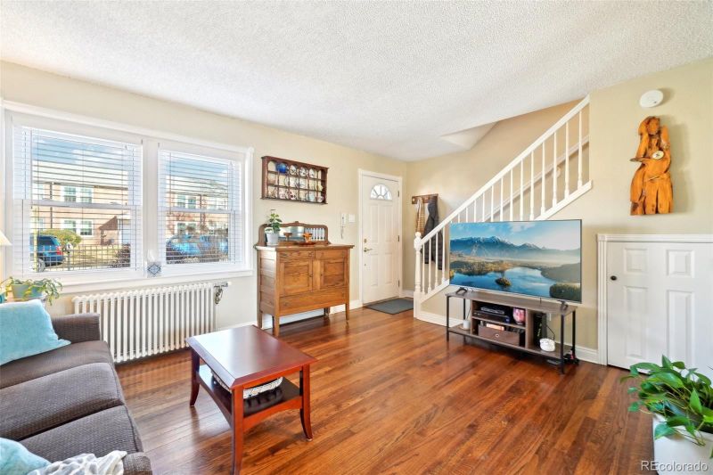 2805 Jasmine St, Denver, CO 80207