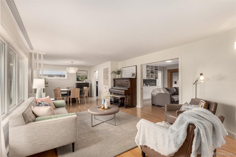 374 Holly St, Denver, CO 80220