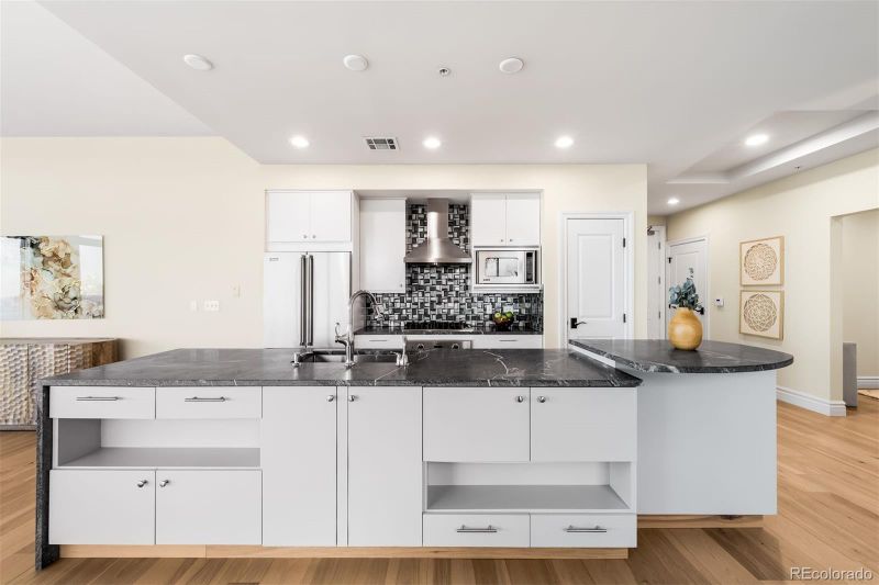 2001 Lincoln St #3121, Denver, CO 80202