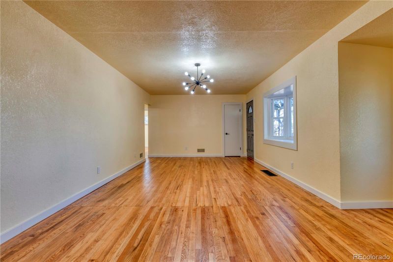 5366 S Elmwood St, Littleton, CO 80120